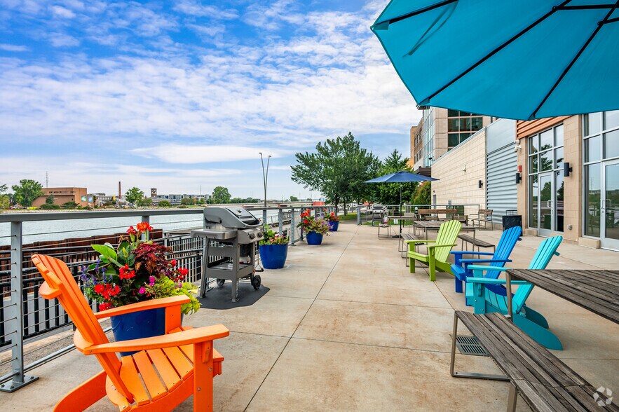 More Photos Of 115 E Walnut St, Green Bay Apartments For Lease