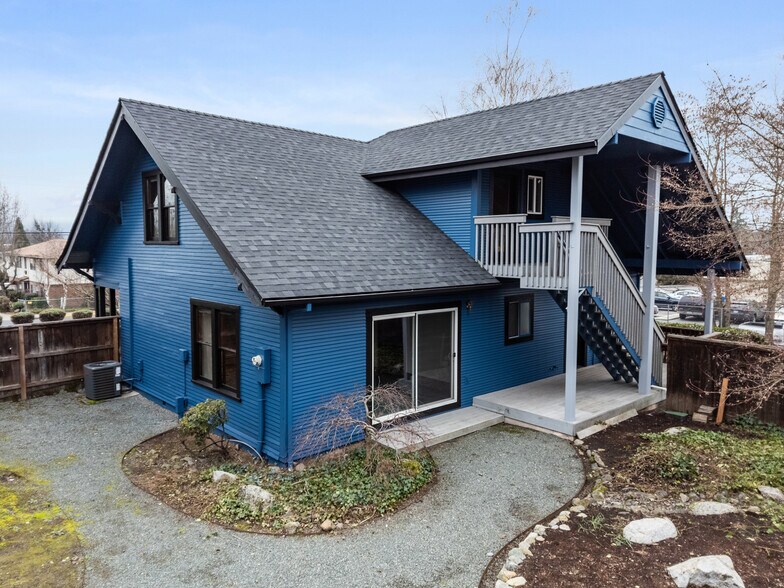 More Photos Of 858 NE A St, Grants Pass Office Residential For Sale