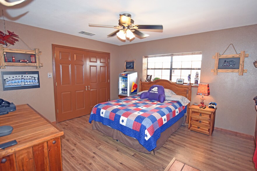 More Photos Of 9500 W 42nd St, Odessa Self Storage For Sale