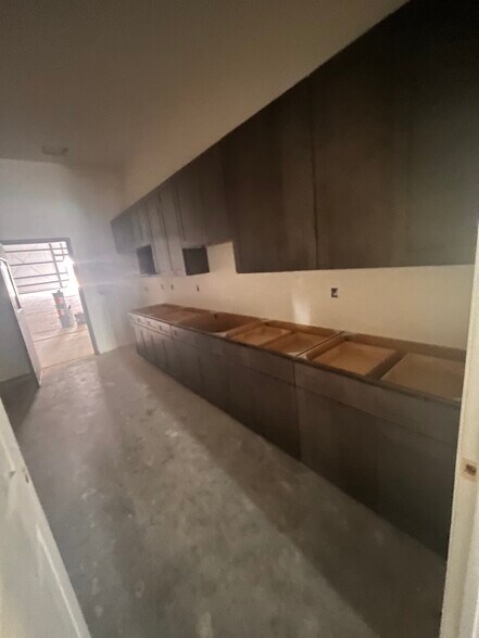 More Photos Of 520 J F Smith Ave, Slidell Distribution For Sale