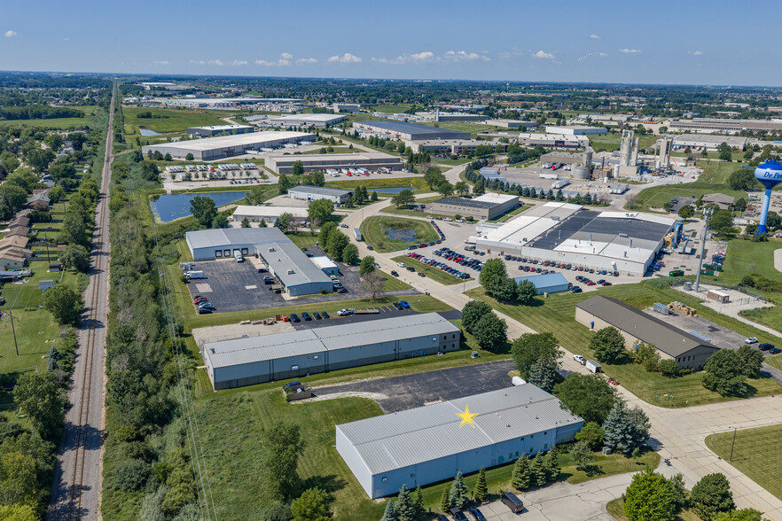 More Photos Of 1725 Suburban Dr, De Pere Manufacturing For Sale