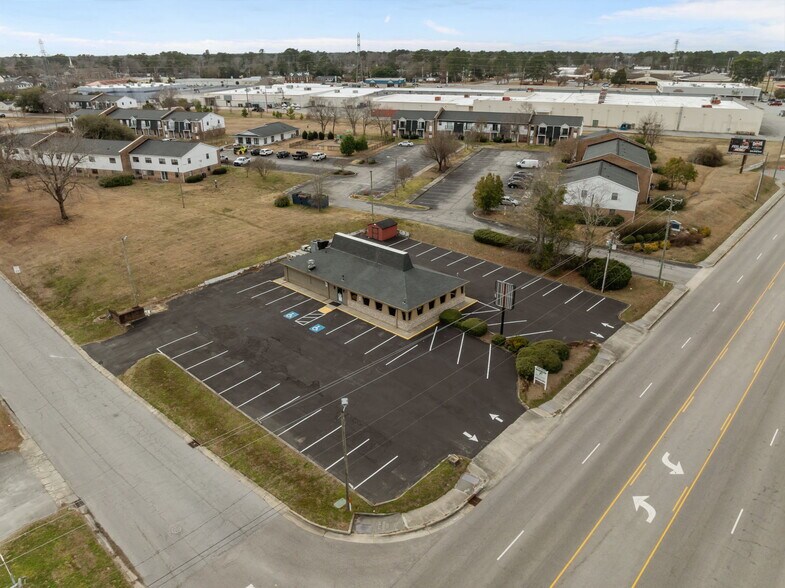 More Photos Of 1301 Gum Branch Rd, Jacksonville Restaurant For Lease