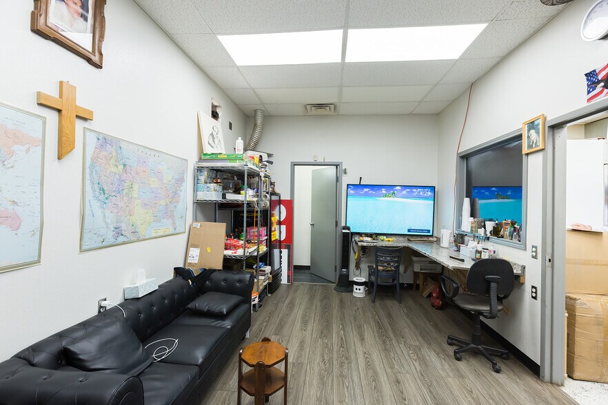 More Photos Of 1140 Kermit St, Plainview Restaurant For Sale