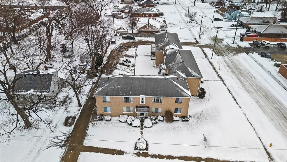 More Photos Of 21440 Kelly Rd, Eastpointe Apartments For Sale