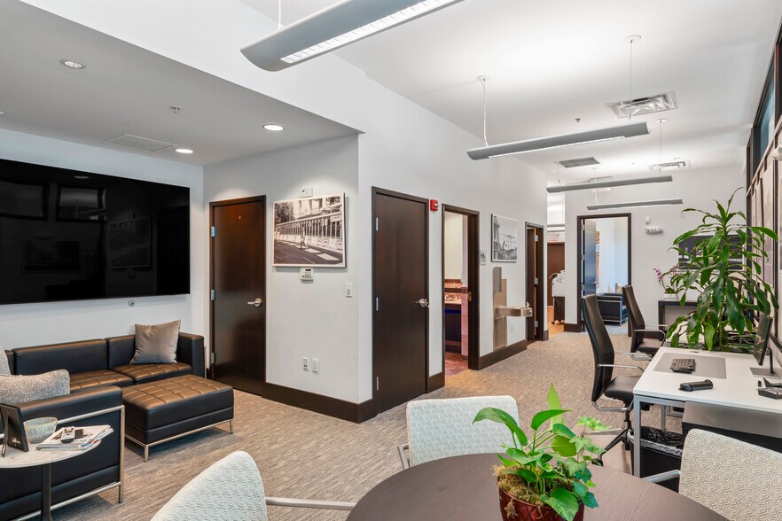 More Photos Of 7809 Woodmont Ave, Bethesda Office Residential For Sale