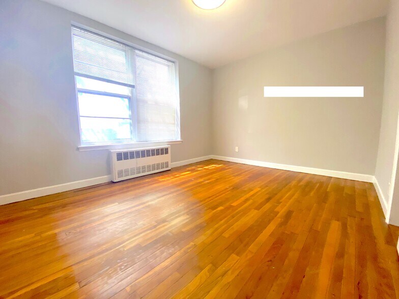 More Photos Of 4115 49th St, Sunnyside Apartments For Sale