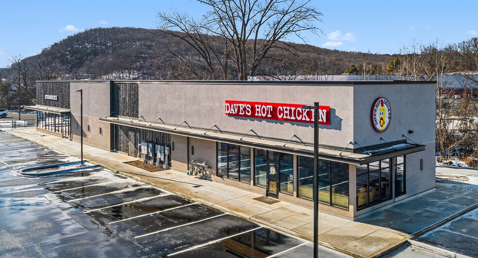 More Photos Of 112 Federal Road, Brookfield Storefront For Sale