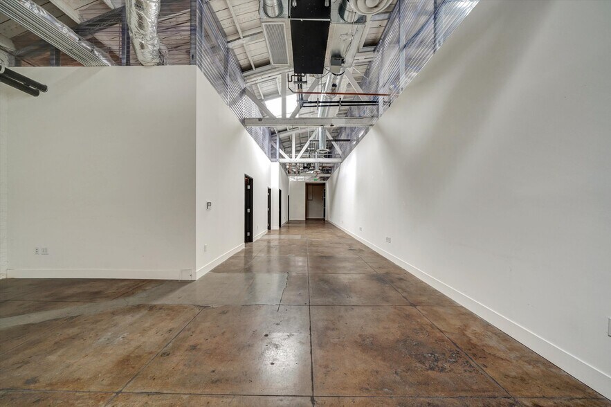 More Photos Of 1305 N Catalina St, Los Angeles Loft Creative Space For Lease