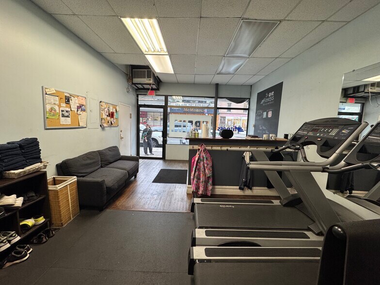 More Photos Of 42 5th Ave, Brooklyn Storefront Retail Residential For Lease