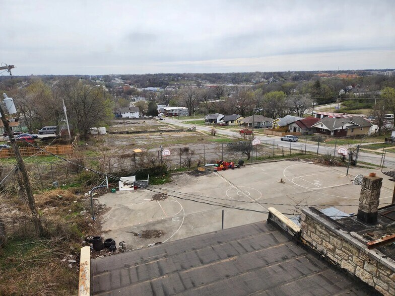 More Photos Of 2701 E 43rd St, Kansas City Specialty For Sale