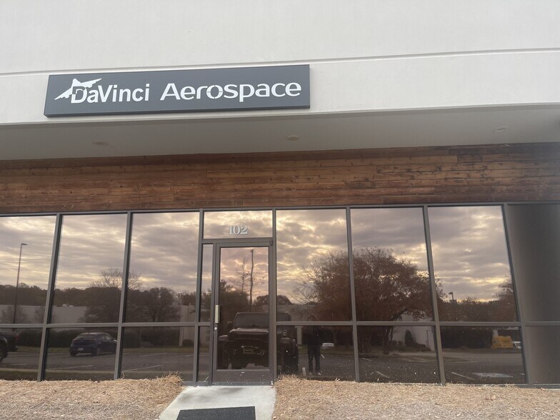 More Photos Of 4500 Green Point Dr, Greensboro Warehouse For Lease
