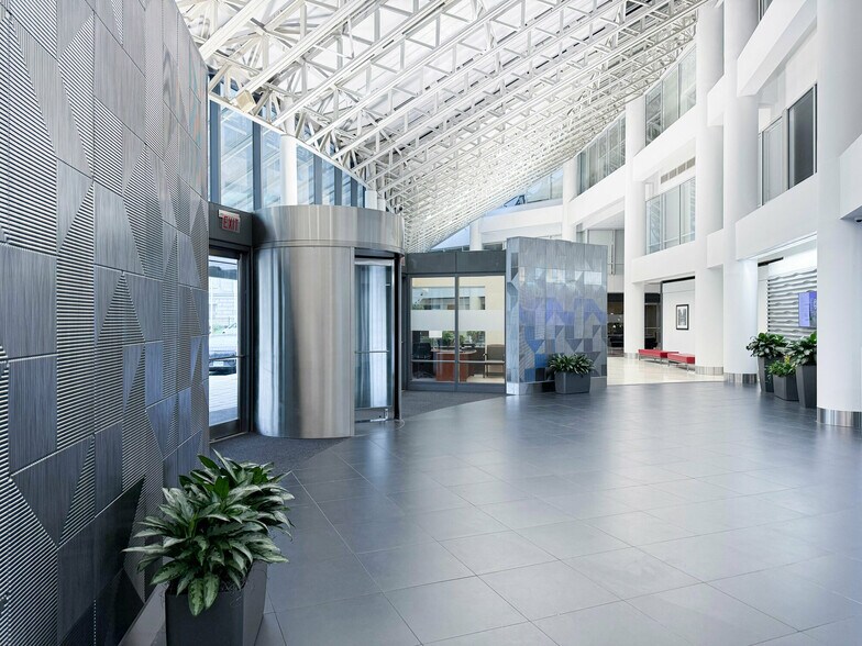 More Photos Of 101 W Main St, Norfolk Office For Lease