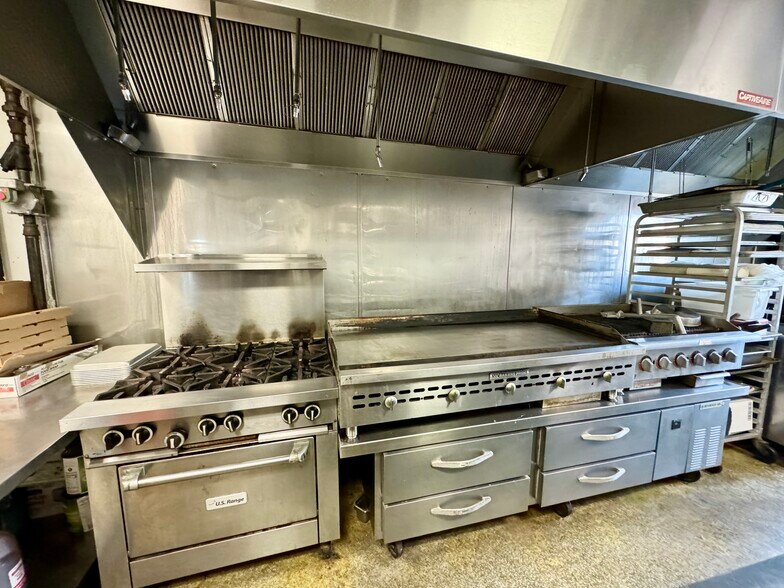 More Photos Of 529 E Howell Ave, Alexandria Restaurant For Lease