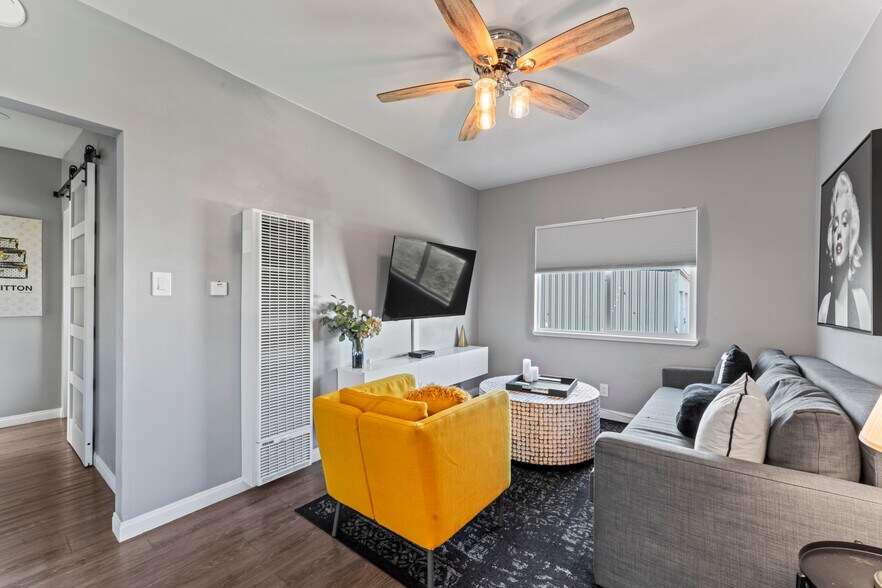 More Photos Of 281 W Main St, Ventura Storefront Retail Residential For Sale