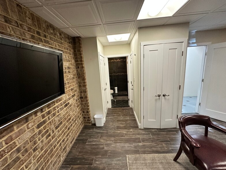 More Photos Of 4865 Arthur Kill Rd, Staten Island Warehouse For Sale