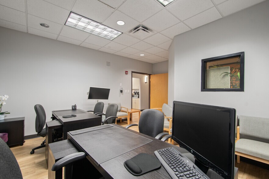 More Photos Of 9582 W Colonial Dr, Ocoee Medical For Lease