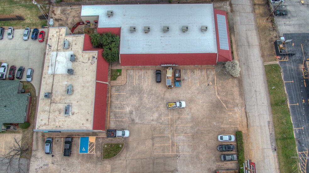 More Photos Of 4311 E 31st St, Tulsa Unknown For Lease