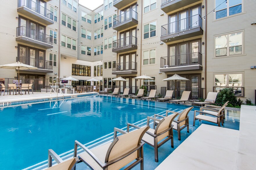 More Photos Of 403 E Koenig Ln, Austin Apartments For Lease