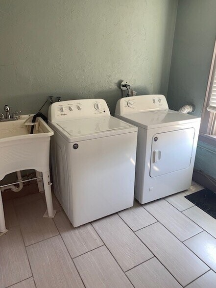 More Photos Of 452-454 Pearl St, Buffalo Storefront Retail Residential For Sale