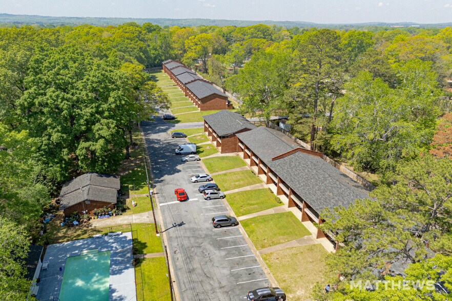 More Photos Of 2550 Wedgefield Ct, Columbus Apartments For Sale