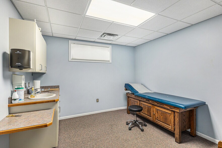 More Photos Of 1350 E M 21, Owosso Medical For Sale