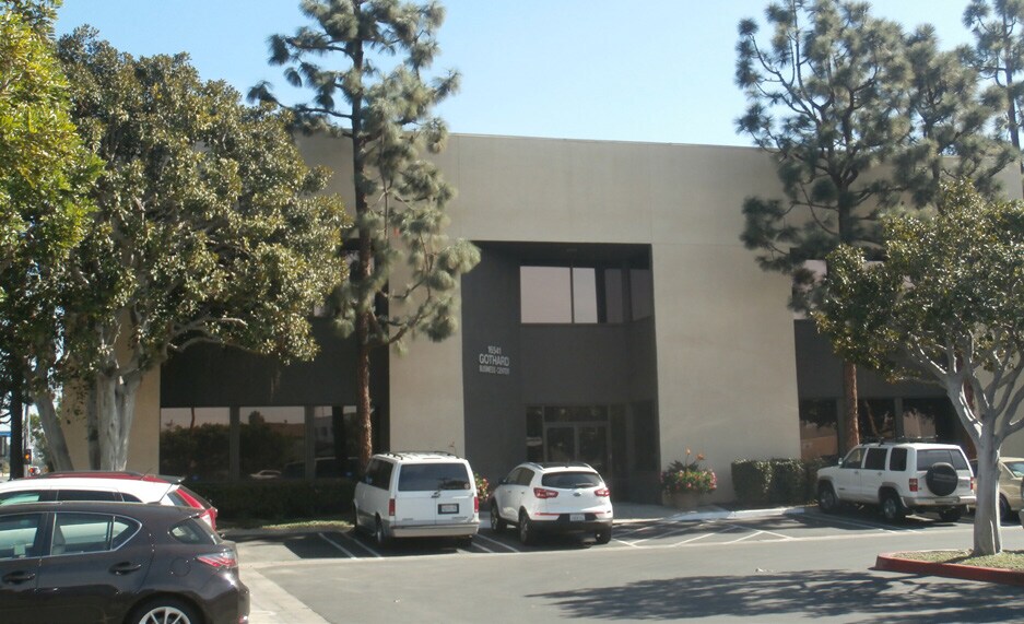 More Photos Of 16541 Gothard St, Huntington Beach Office For Lease