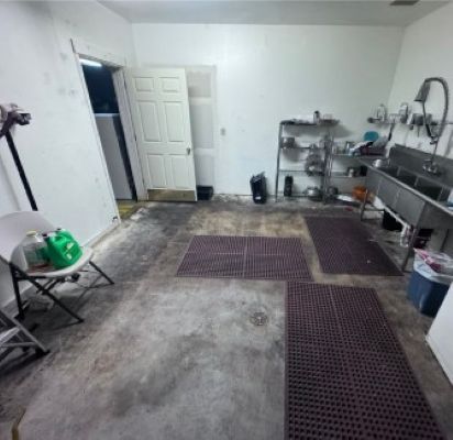 More Photos Of 4700 NE St Johns Rd, Vancouver Storefront Retail Office For Sale