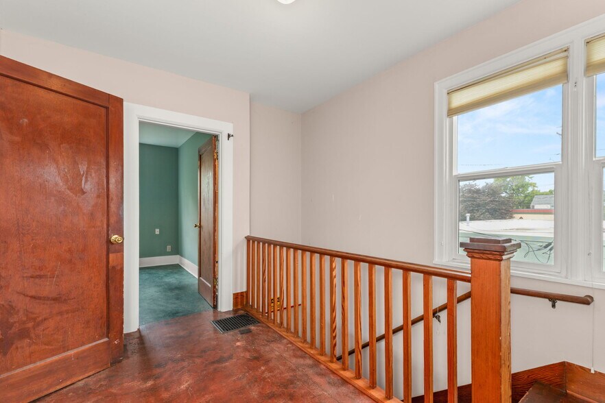 More Photos Of 1516 SE 43rd Ave, Portland Medical For Sale