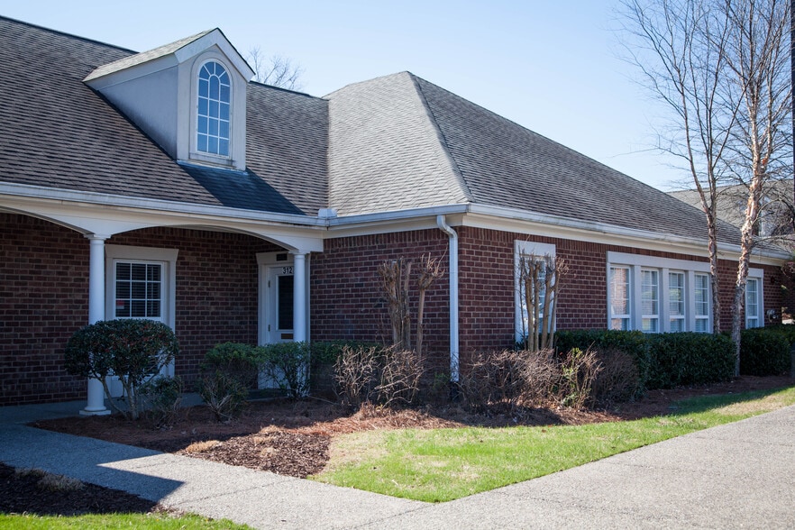 More Photos Of 3326 Aspen Grove Dr, Franklin Medical For Lease