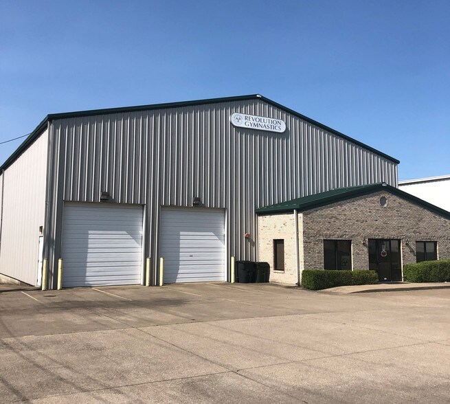 More Photos Of 1520 Yokel Rd, Evansville Warehouse For Lease