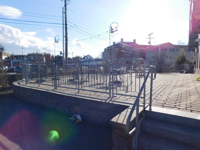 More Photos Of 9 Madbury Rd, Durham Storefront Retail Office For Lease