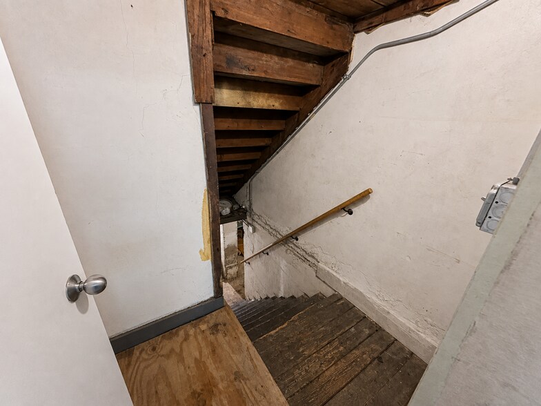 More Photos Of 4519-4523 N Milwaukee Ave, Chicago Apartments For Lease