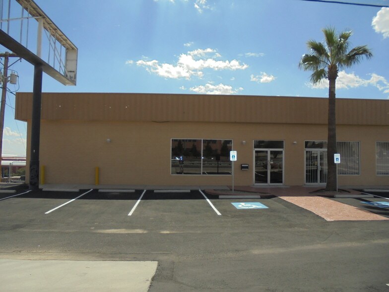 More Photos Of 7844 E Gateway Blvd, El Paso Unknown For Lease