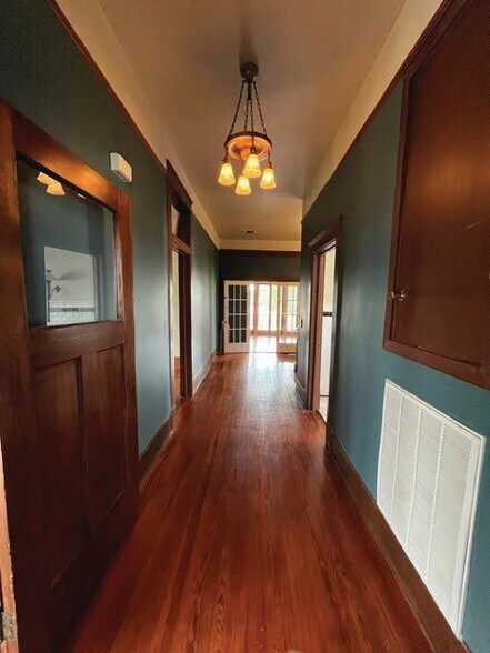 More Photos Of 1606 N Alamo St, San Antonio Office For Lease