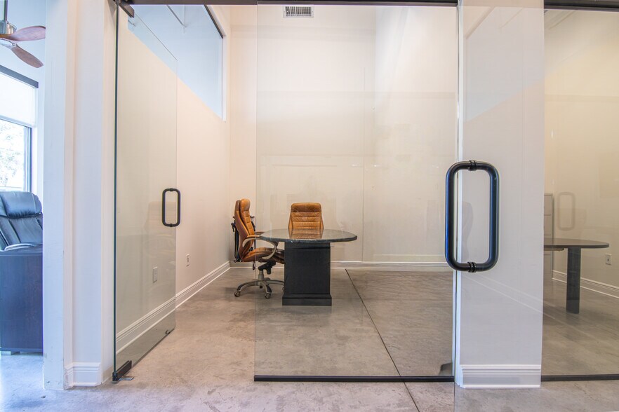 More Photos Of 1980 Central Ave, Saint Petersburg Loft Creative Space For Lease