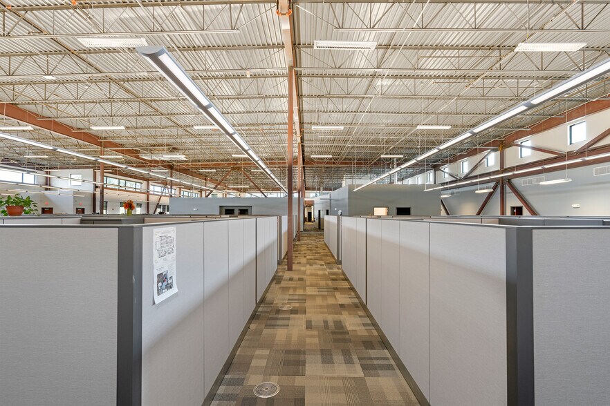 More Photos Of 1 Plaza La Prensa Rd, Santa Fe Office For Sale