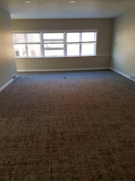 More Photos Of 425-427 Cochran Rd, Pittsburgh Office For Sale