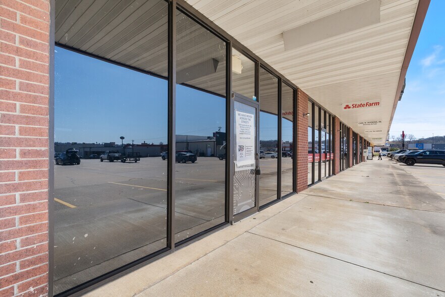 More Photos Of 2215 Fayetteville Rd, Van Buren Unknown For Lease