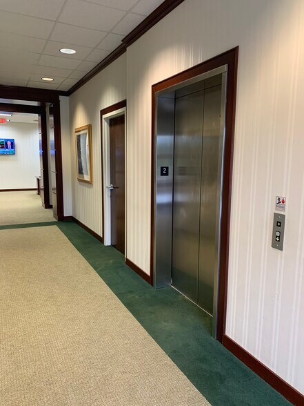 More Photos Of 5444 Riverside Dr, Macon-Bibb Office For Lease