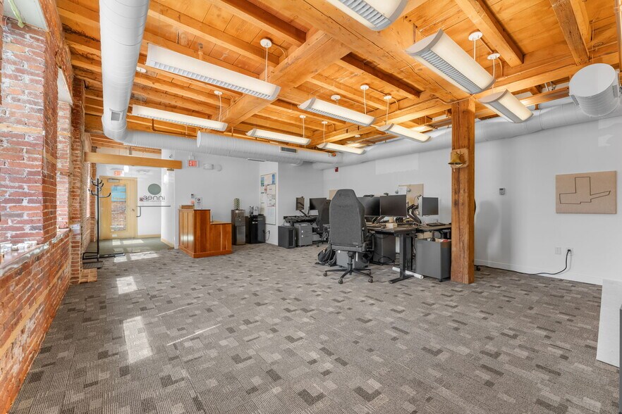 More Photos Of 40R Merrimac St, Newburyport Loft Creative Space For Lease