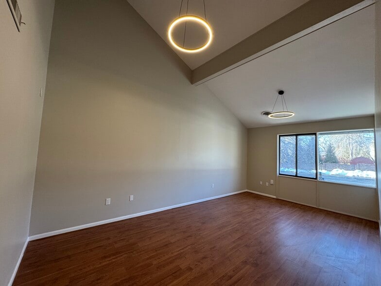 More Photos Of 311 Maple Ave W, Vienna Medical For Lease