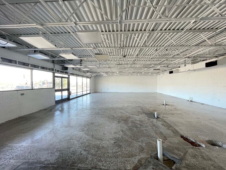 More Photos Of 5055 Old Buncombe Rd, Greenville Storefront Retail Office For Lease