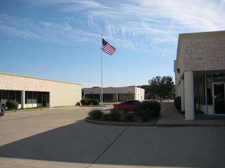 More Photos Of 1108 Dobie Dr, Plano Flex For Lease