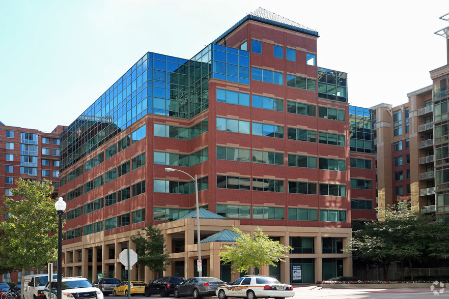 More Photos Of 2000 14th St N, Arlington Office For Lease