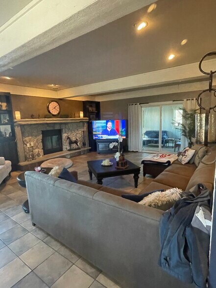 More Photos Of 136 Ferdinand St, Neenah Horse Stables For Sale