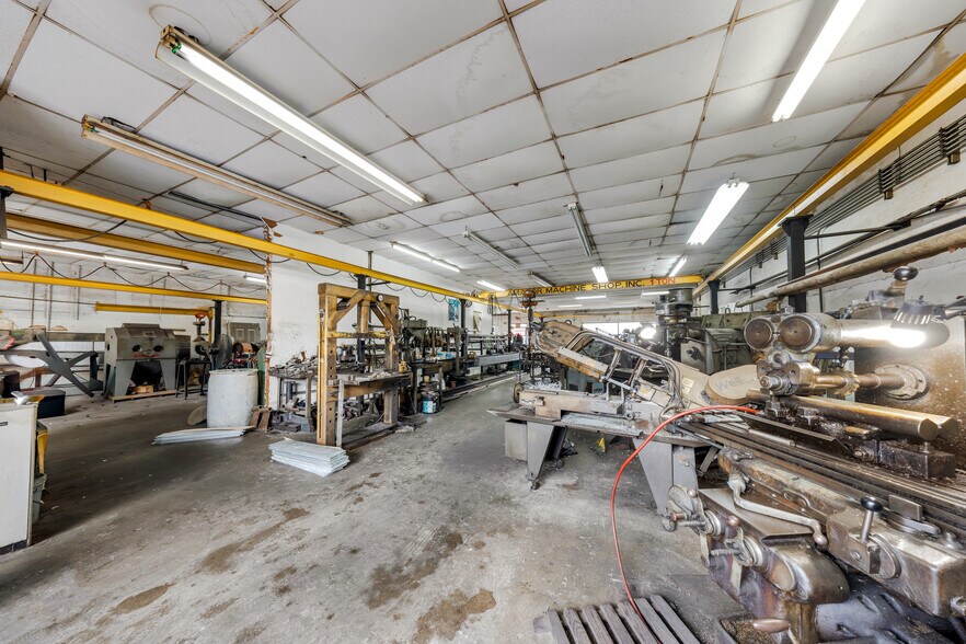 More Photos Of 2421 NW 27th Ave, Miami Freestanding For Sale