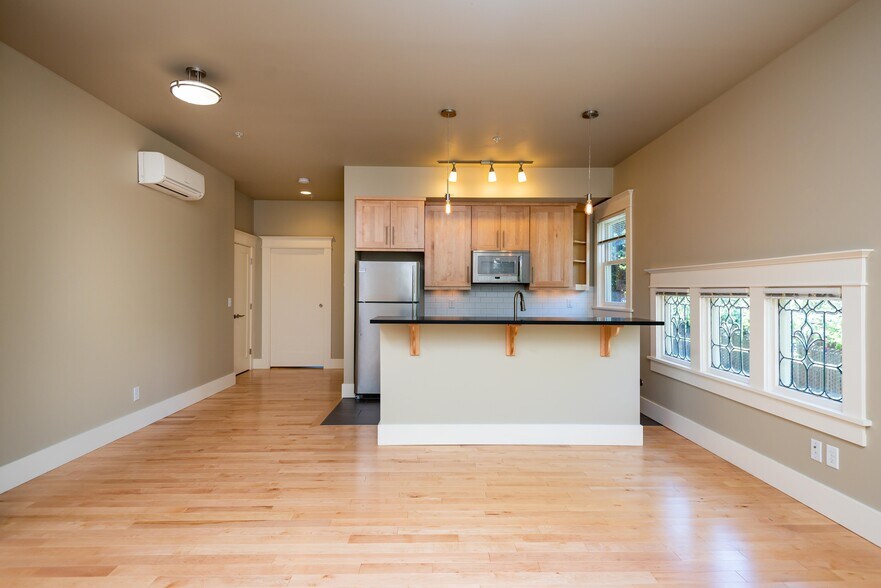 More Photos Of 2520 SE Madison St, Portland Apartments For Sale