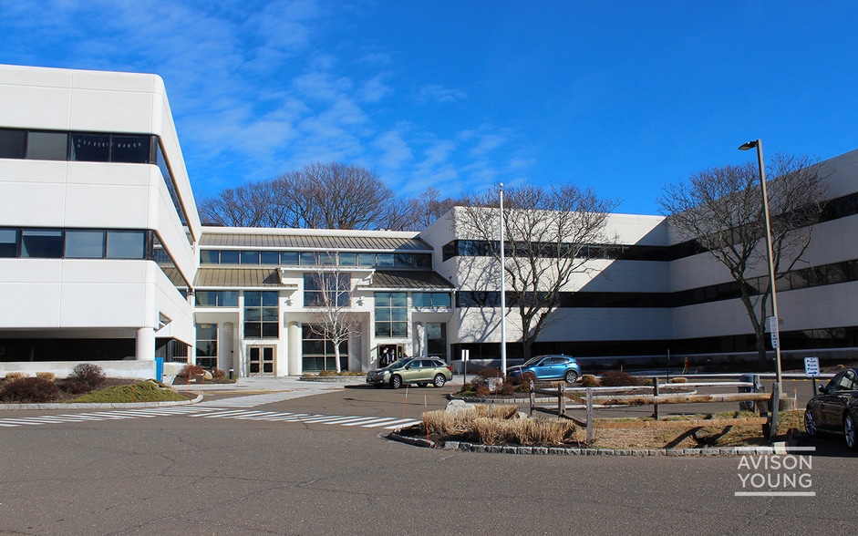 More Photos Of 148 East Ave, Norwalk Medical For Lease