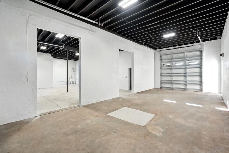 More Photos Of 19003 San Carlos Blvd, Fort Myers Service Station For Sale