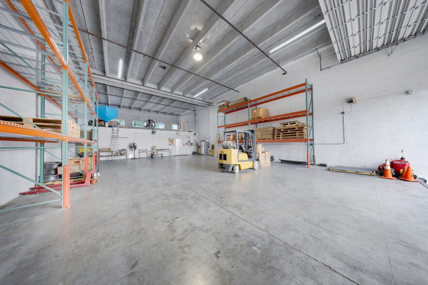 More Photos Of 10800 NW 21st St, Miami Warehouse For Sale